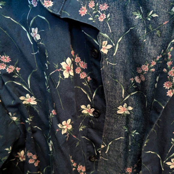 Bundle of 3 Express Mens Slim Fit Button Down Shirts - Picture 3 of 13